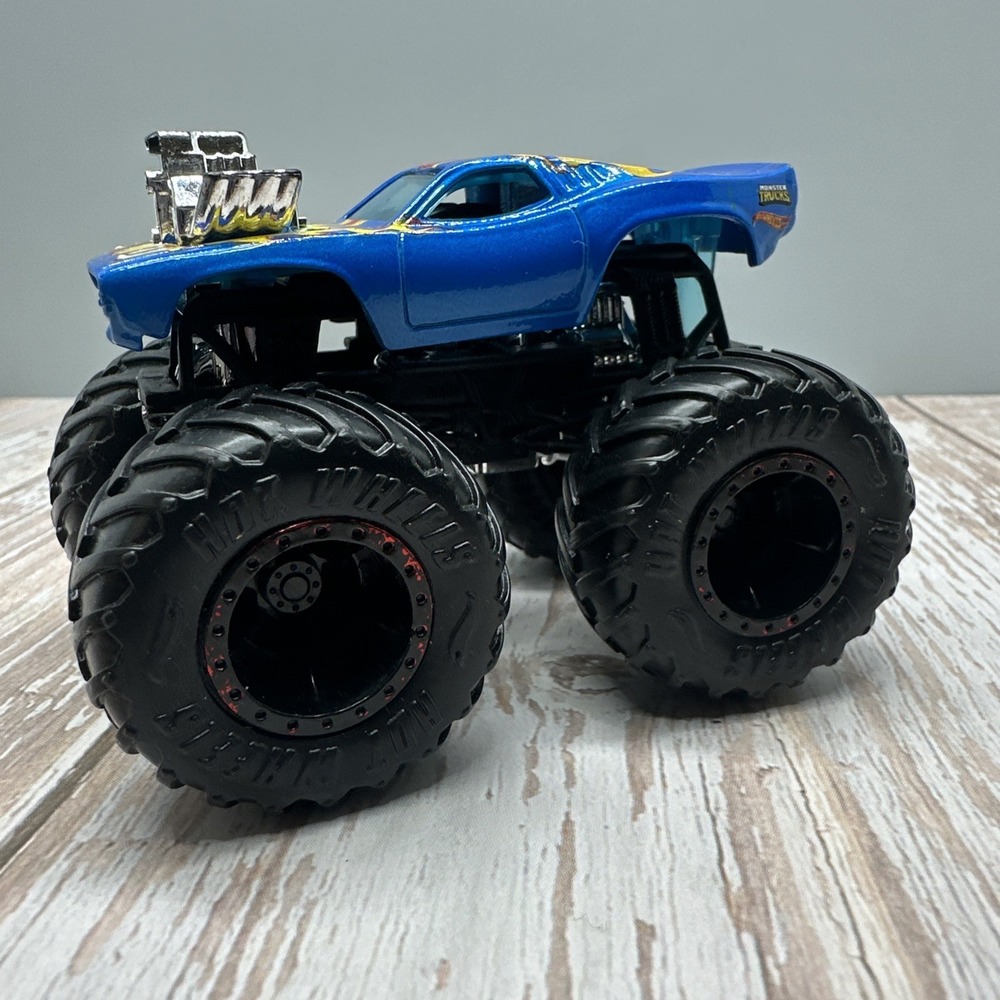Hot Wheels Monster Jam‎ Truck RODGER DODGER Blue Flames 1:64